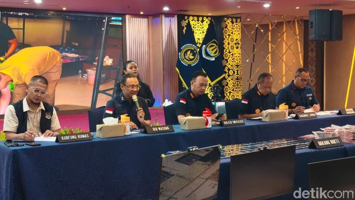 Imigrasi Amankan 16 WNA di Sukabumi, Diduga Terlibat Modus Love Scam